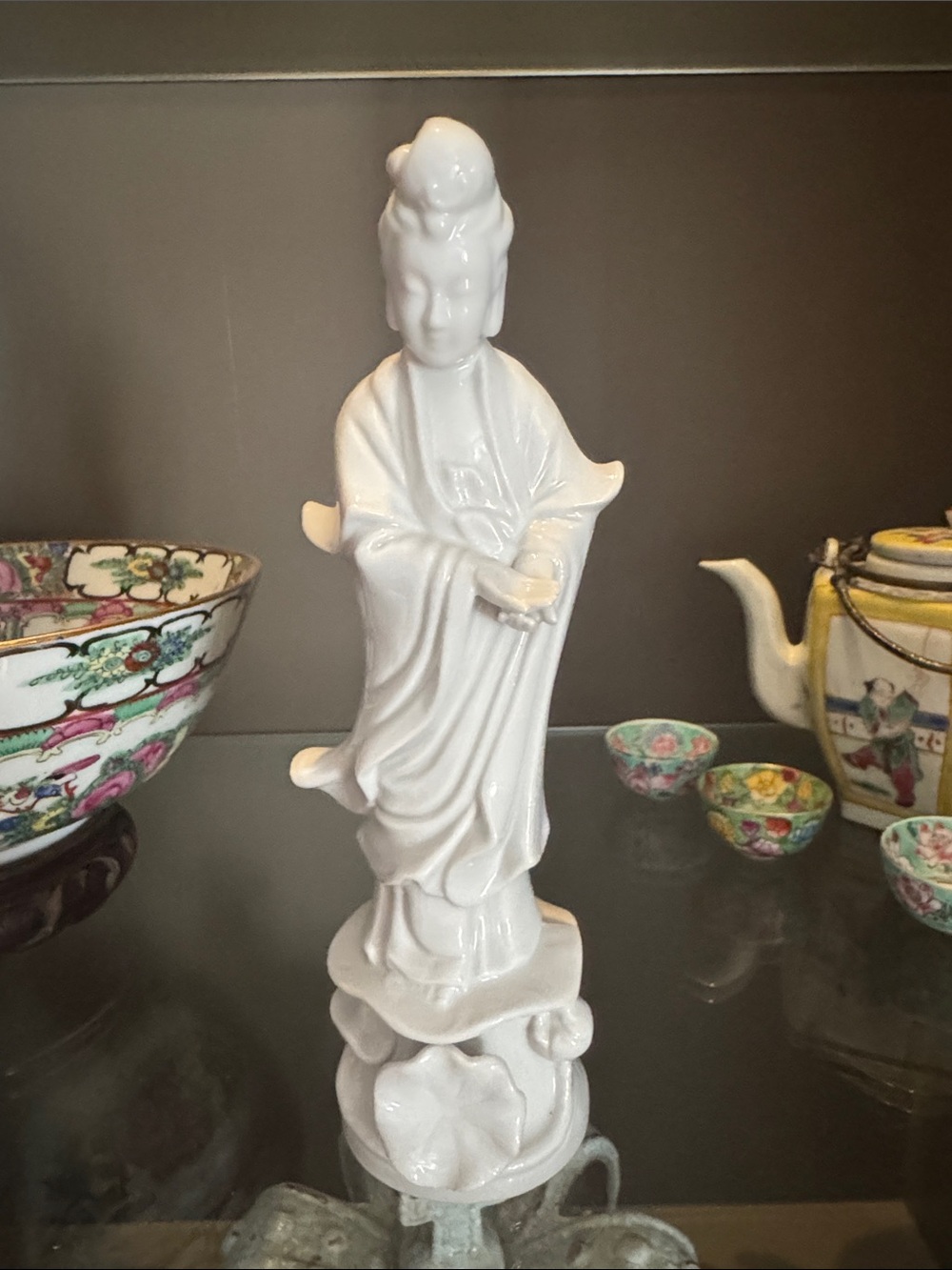 White Porcelain Asian Figurine Set - Trio - Picture 4 of 7